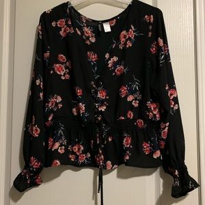 H&M size 14 long sleeve blouse,mint condition